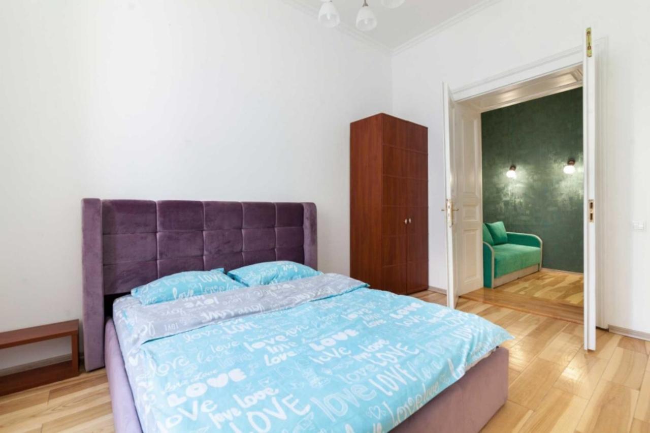 Ferienwohnung Три Кімнати Вулиця Грушевського 9 Центр Міста Львів Exterior foto